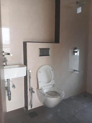 2 BHK Flat in Dadar East, Mumbai