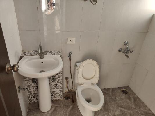 3 BHK Flat in Sector 70, Faridabad