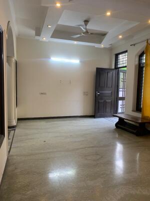 5 Bedroom House in Sector 33, Noida