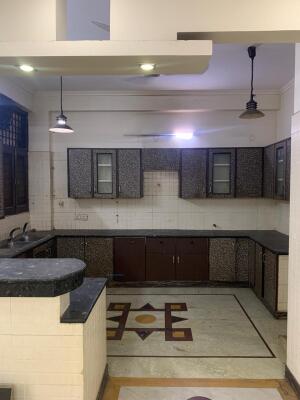 5 Bedroom House in Sector 33, Noida