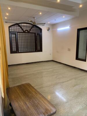 5 Bedroom House in Sector 33, Noida