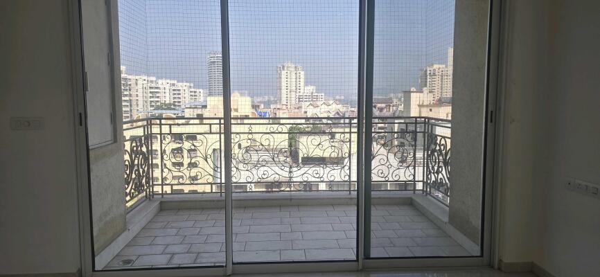 5 BHK Flat in Hiranandani Gardens Powai, Mumbai