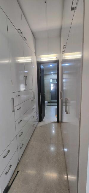 5 BHK Flat in Hiranandani Gardens Powai, Mumbai
