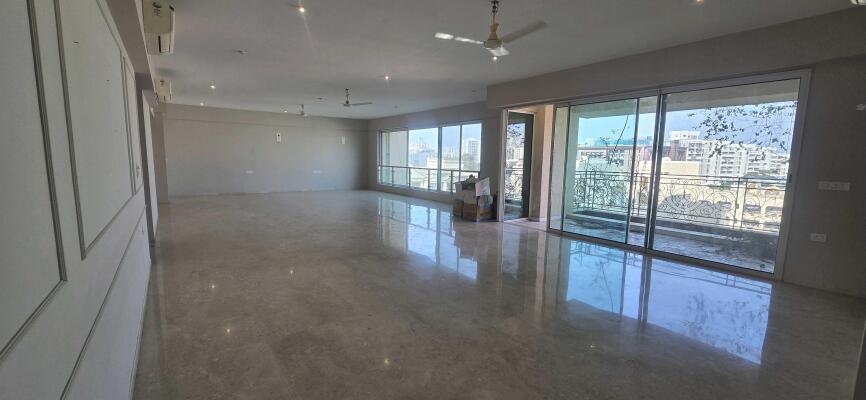 5 BHK Flat in Hiranandani Gardens Powai, Mumbai