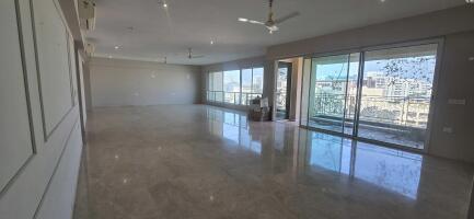 5 BHK Flat in Hiranandani Gardens Powai, Mumbai