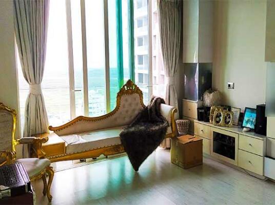 4 BHK Flat in Andheri West, Mumbai