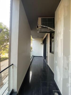 4 BHK Independent Builder Floor in Nirvana Country, Gurgaon
