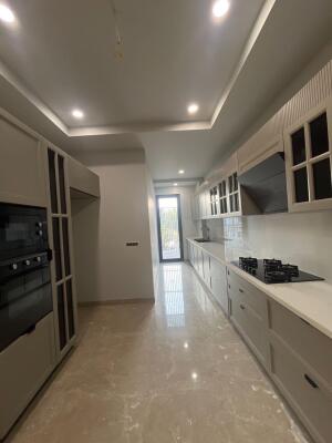4 BHK Independent Builder Floor in Nirvana Country, Gurgaon
