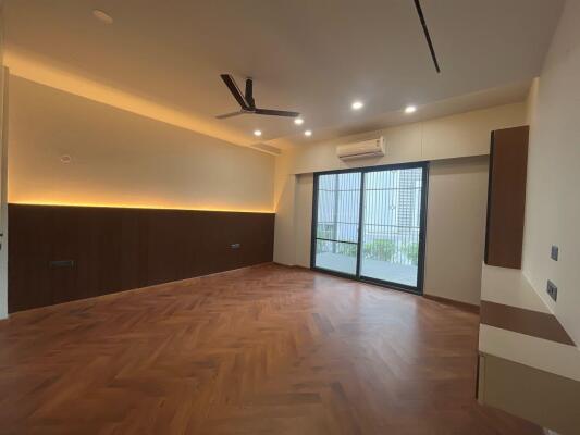 4 BHK Independent Builder Floor in Nirvana Country, Gurgaon