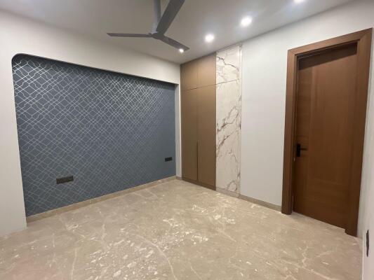 4 BHK Independent Builder Floor in Nirvana Country, Gurgaon