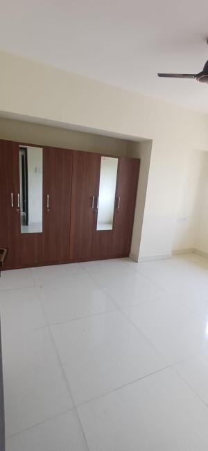 2 BHK Flat in Naupada, Thane West