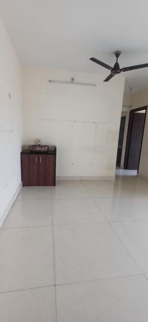 2 BHK Flat in Naupada, Thane West