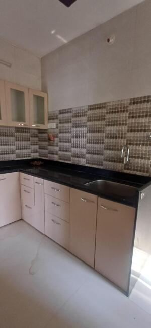 2 BHK Flat in Naupada, Thane West