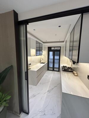 3 BHK Flat in Juhu, Mumbai