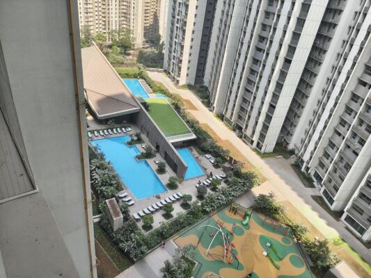 2 BHK Flat in Kolshet Road, Thane