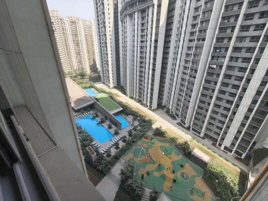2 BHK Flat in Kolshet Road, Thane