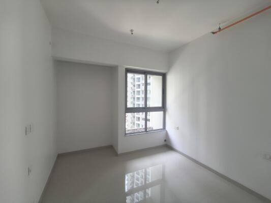 2 BHK Flat in Kolshet Road, Thane