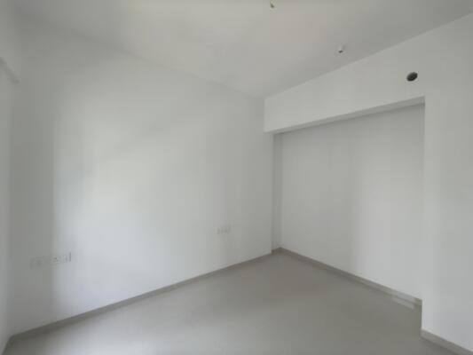 2 BHK Flat in Kolshet Road, Thane