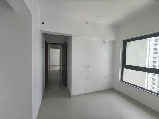 2 BHK Flat in Kolshet Road, Thane