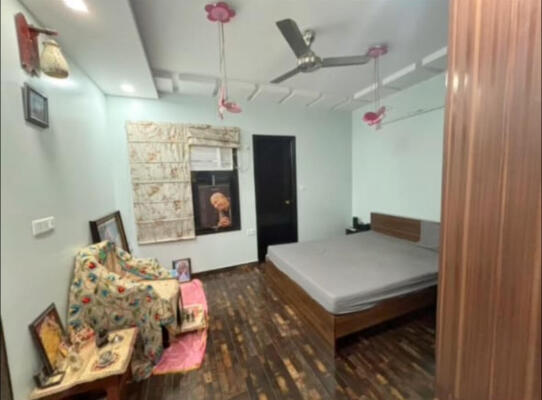 4 BHK Independent Builder Floor in Naraina Vihar, Delhi