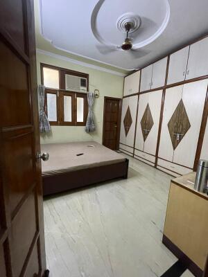 8 Bedroom House in A2 Block Janakpuri, Delhi