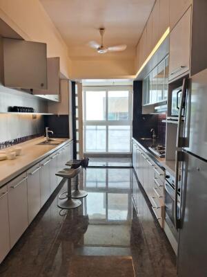 4 BHK Flat in Juhu, Mumbai