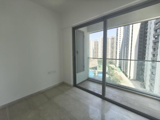 3 BHK Flat in Kolshet Road, Thane