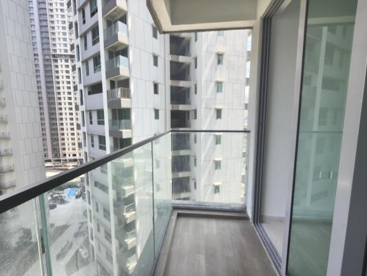 3 BHK Flat in Kolshet Road, Thane