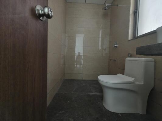 3 BHK Flat in Kolshet Road, Thane