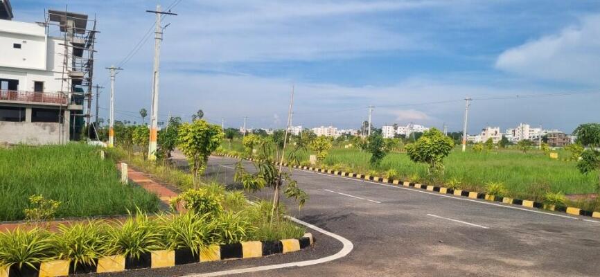 Residential land / Plot in Palakaluru Road, Guntur