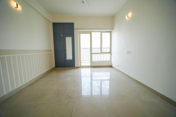 2 BHK Flat in Sector 16, Greater Noida
