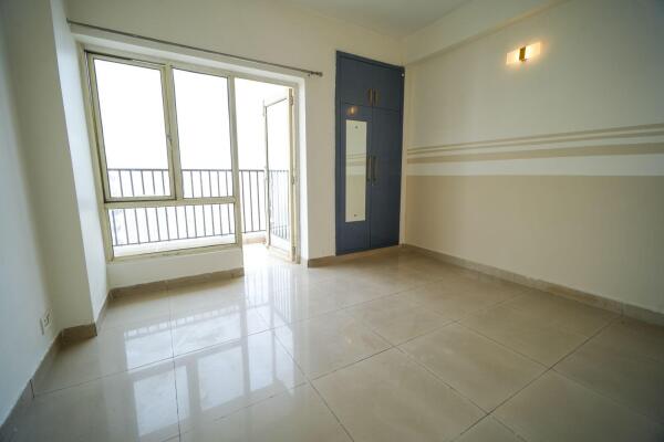 2 BHK Flat in Sector 16, Greater Noida