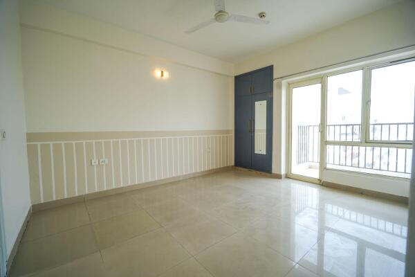 2 BHK Flat in Sector 16, Greater Noida