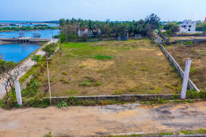 Residential land / Plot in Muttukadu, ECR