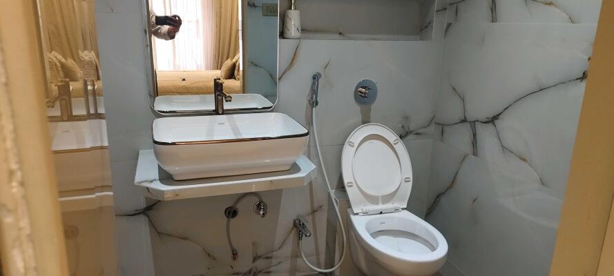 2 BHK Flat in Kavesar, Thane West