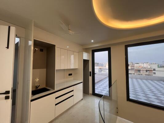 4 BHK Duplex Builder Floor in Sector 8 Dwarka, Delhi