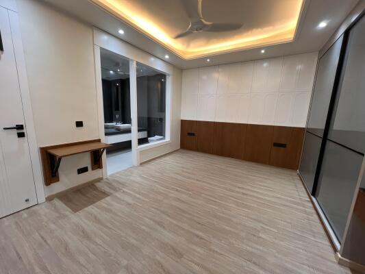 4 BHK Duplex Builder Floor in Sector 8 Dwarka, Delhi