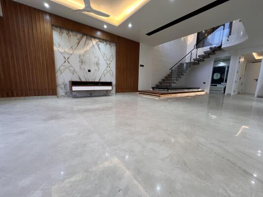 4 BHK Duplex Builder Floor in Sector 8 Dwarka, Delhi