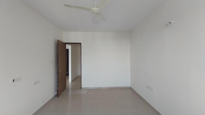 3 BHK Flat in Lokhandwala Kandivali East, Mumbai