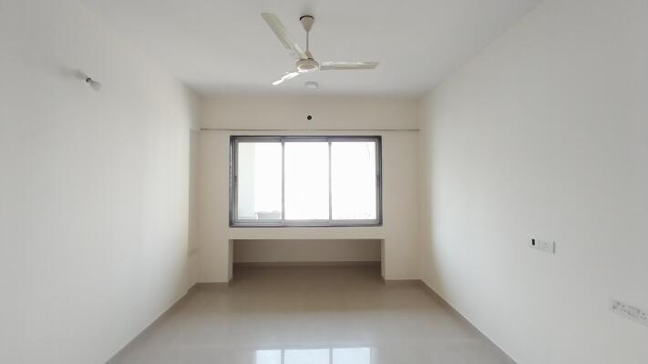 3 BHK Flat in Lokhandwala Kandivali East, Mumbai