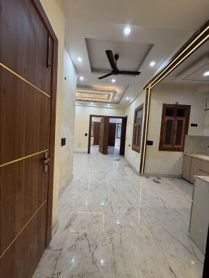 3 BHK Independent Builder Floor in Sector 73, Noida