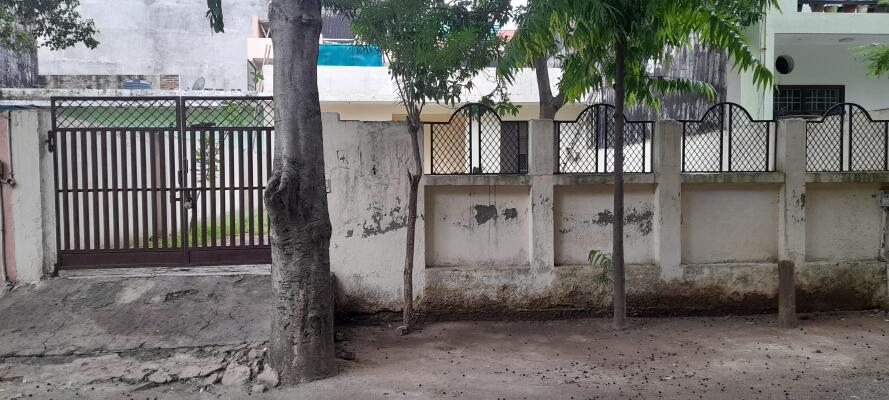 Residential land / Plot in Sector 31, Greater Noida