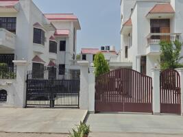 Residential land / Plot in Sector 30, Noida
