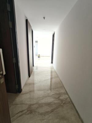 3 BHK Flat in Lokhandwala Kandivali East, Mumbai