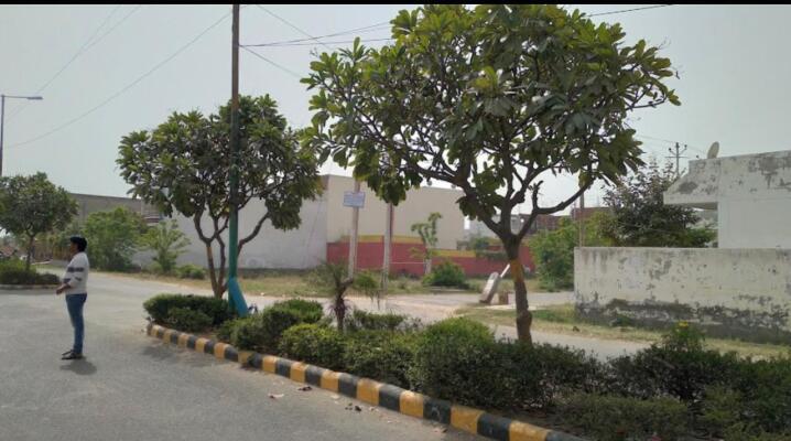 Residential land / Plot in Shamshabad Road, Agra