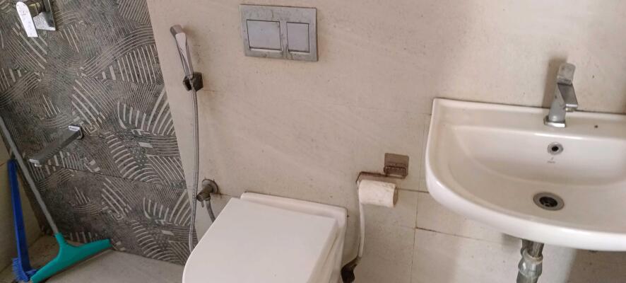 2 BHK Flat in Anjurdive, Thane