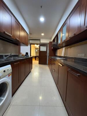 2 BHK Flat in Sector 48, Gurgaon