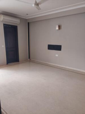 4 BHK Independent Builder Floor in Safdarjung, Delhi
