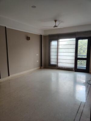 4 BHK Independent Builder Floor in Safdarjung, Delhi