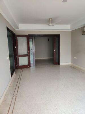 4 BHK Independent Builder Floor in Safdarjung, Delhi